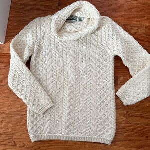 Aran Crafts Made in Ireland Neck Sweater 100% Marino Wool